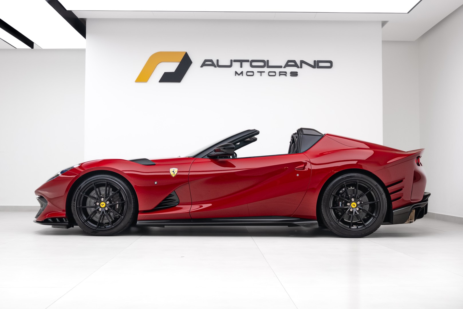 FERRARI 812 COMPETIZIONE APERTA